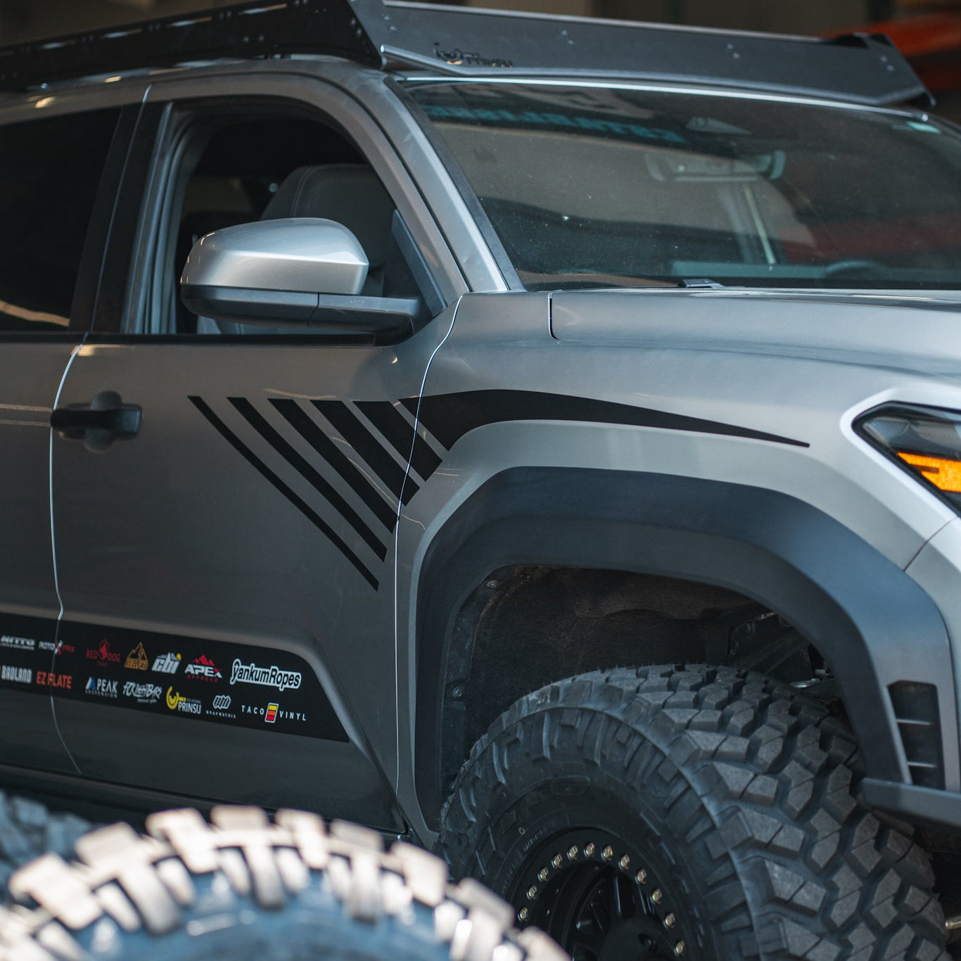 2024+ Tacoma/2025+ 4Runner Hyper Stripe Kit