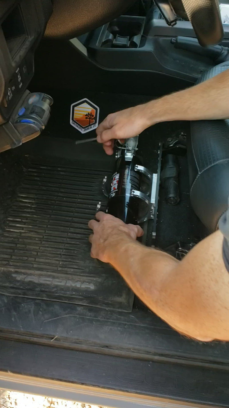 DDI QUICK DROP FIRE EXTINGUISHER MOUNT (UNIVERSAL FIT)